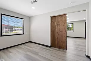 327 W Main St, Clinton, SC 29325 - Photo 19