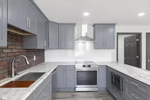 327 W Main St, Clinton, SC 29325 - Photo 15