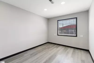 327 W Main Street, Clinton, SC 29325 - Photo 17