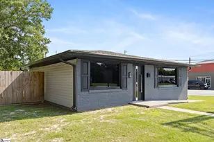 327 W Main St, Clinton, SC 29325 - Photo 3