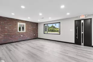 327 W Main St, Clinton, SC 29325 - Photo 5