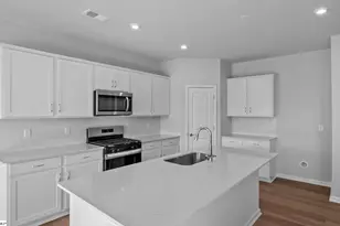 1215 Fox Holw St, Spartanburg, SC 29303 - Photo 9