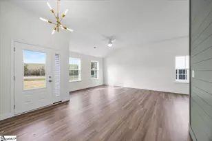 275 Ragan St, Campobello, SC 29322 - Photo 5