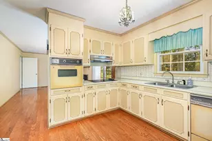 419 Ridge Dr, Laurens, SC 29360 - Photo 7