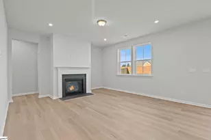 1176 Fox Holw St, Spartanburg, SC 29303 - Photo 7