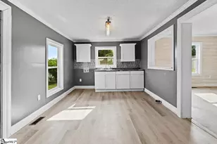 303 Beauregard St, Clinton, SC 29325 - Photo 5