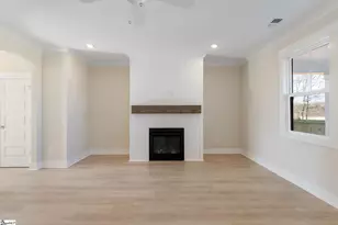 202 Highland St, Taylors, SC 29687 - Photo 9