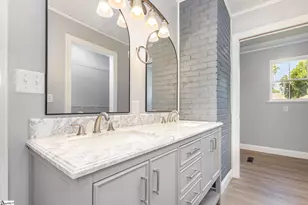 121 E Decatur St, Greenville, SC 29617 - Photo 17