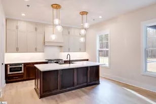 4052 Hollybank Dr, Spartanburg, SC 29303 - Photo 7