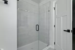 200 Hollythorpe Ln, Fountain Inn, SC 29644 - Photo 19