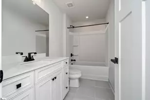 200 Hollythorpe Ln, Fountain Inn, SC 29644 - Photo 21