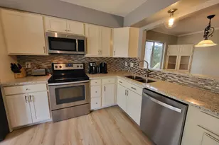 210 3 Forks Pl, Greenville, SC 29609 - Photo 3