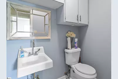 111 W Rutledge Avenue, Gaffney, SC 29340 - Photo 23