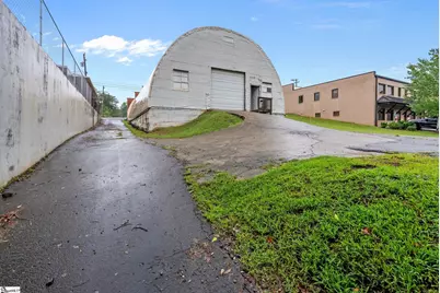 730 Wade Hampton Boulevard, Greenville, SC 29609 - Photo 13