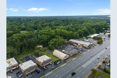 730 Wade Hampton Boulevard, Greenville, SC 29609 - Photo 3