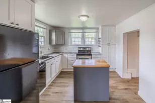 306 Poplar Dr, Greer, SC 29651 - Photo 9