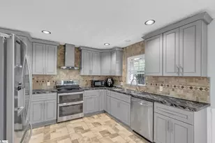 1806 Fork Shoals Rd, Greenville, SC 29605 - Photo 7