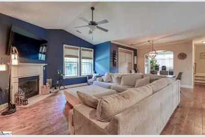 921 Benchmark Drive, Wellford, SC 29385 - Photo 3