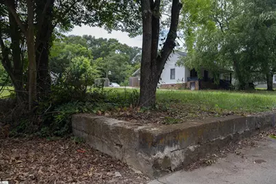 305 N Maple Street, Simpsonville, SC 29681 - Photo 3