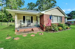 107 Forest Dr, Laurens, SC 29360 - Photo 1