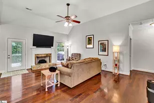 36 Prince Williams Ct, Simpsonville, SC 29681 - Photo 3