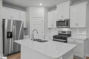 105 Pleasure Ln, Taylors, SC 29687 - Photo 5