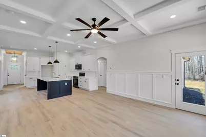 1037 W Broad Street, Iva, SC 29655 - Photo 9