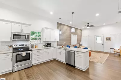 36 E Main Street, Greenville, SC 29611 - Photo 9