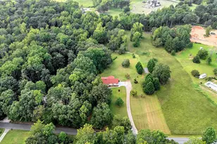 819 J C Cooper Rd, Fountain Inn, SC 29644 - Photo 5