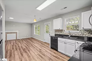 410 Revis Creek Ct, Simpsonville, SC 29681 - Photo 9