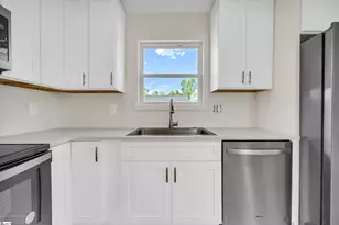 536 E South 5th St, Seneca, SC 29678 - Photo 15