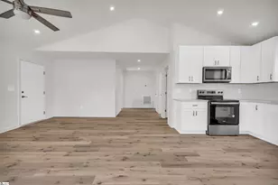 536 E South 5th St, Seneca, SC 29678 - Photo 9