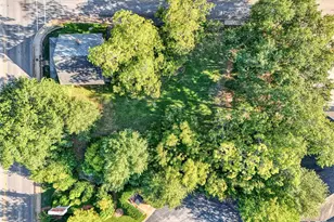 220 Hampton Ave, Pickens, SC 29671 - Photo 17