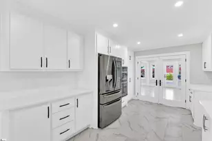 380 Forrester Dr, Greenville, SC 29607 - Photo 11