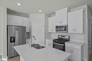 106 Pleasure Ln, Taylors, SC 29687 - Photo 5