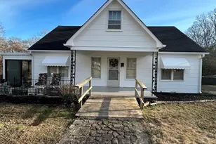 304 Stutts Ave, Union, SC 29379 - Photo 1