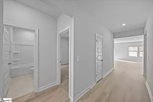 560 Cozy Blf Rd, Spartanburg, SC 29301 - Photo 3