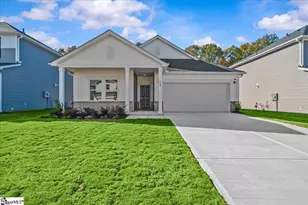 560 Cozy Blf Rd, Spartanburg, SC 29301 - Photo 1