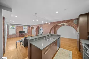 400 E Washington St, Greenville, SC 29601 - Photo 7