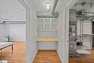 400 E Washington St, Greenville, SC 29601 - Photo 13