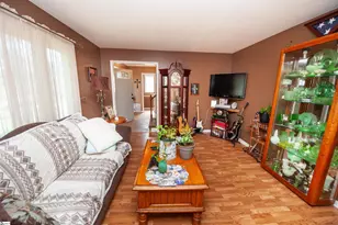 304 Hampshire Ct, Spartanburg, SC 29301 - Photo 5