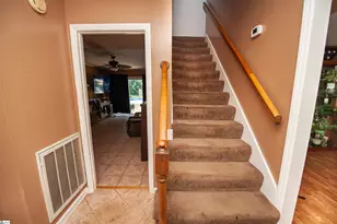 304 Hampshire Ct, Spartanburg, SC 29301 - Photo 9