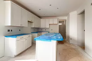 615 Autumn Lk Rd, Simpsonville, SC 29681 - Photo 5