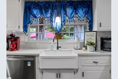 401 E Rutledge Avenue, Gaffney, SC 29340 - Photo 21