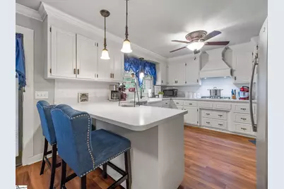 401 E Rutledge Avenue, Gaffney, SC 29340 - Photo 19