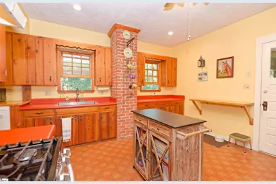 700 N Trade Avenue, Landrum, SC 29356 - Photo 19