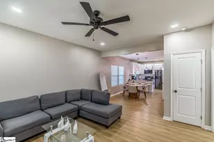 18 Blackwood St, Greenville, SC 29611 - Photo 7