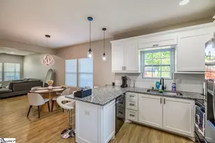 18 Blackwood St, Greenville, SC 29611 - Photo 3