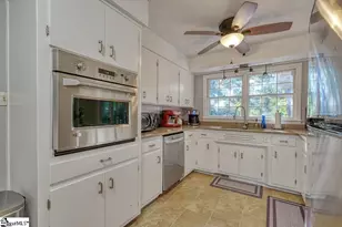 320 Fairlane Dr, Spartanburg, SC 29307 - Photo 13