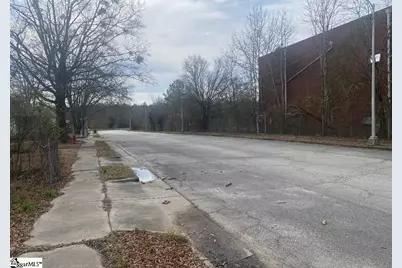 207 Summeral Street, Clinton, SC 29325 - Photo 3